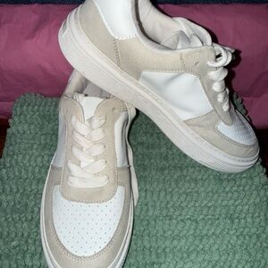 American Eagle Women’s Sneakers